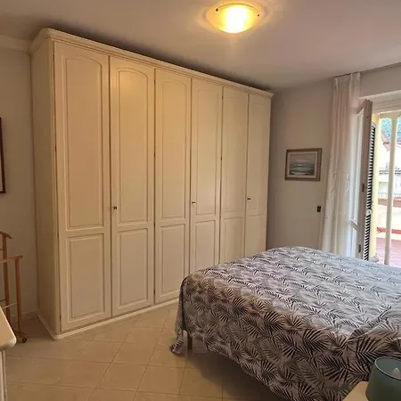 Casa Nora Giardino E Box Auto 아파트 *
