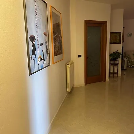 Casa Nora Giardino E Box Auto شقة