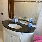 Casa Nora Giardino E Box Auto Daire *