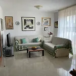 Casa Nora Giardino E Box Auto La Spezia
