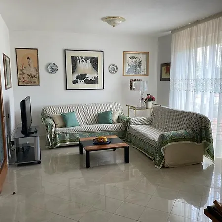 Casa Nora Giardino E Box Auto La Spezia