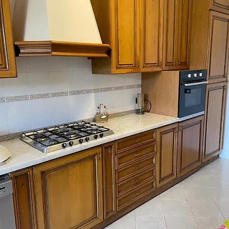 Casa Nora Giardino E Box Auto Apartamento *