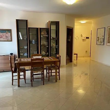 Casa Nora Giardino E Box Auto * La Spezia