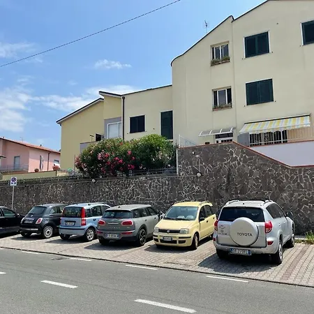 Casa Nora Giardino E Box Auto Daire