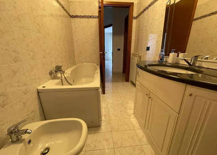 Casa Nora Giardino E Box Auto * La Spezia