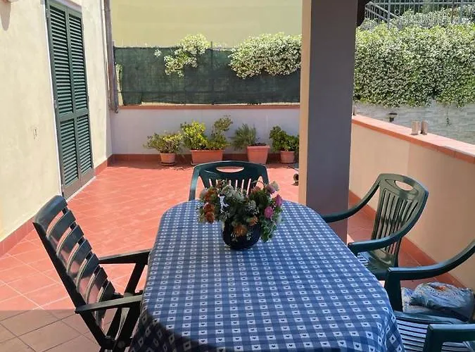 Casa Nora Giardino E Box Auto La Spezia