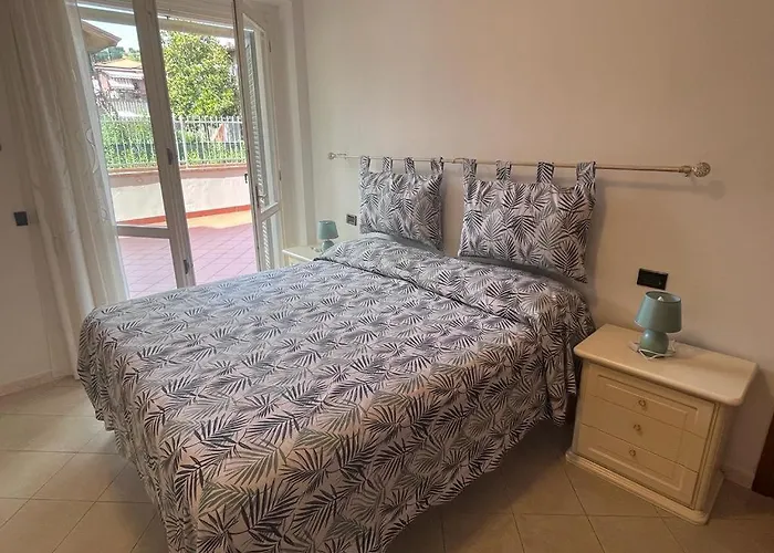 Lägenhet Casa Nora Giardino E Box Auto *