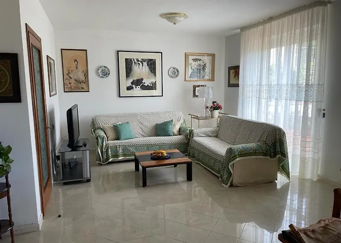 Casa Nora Giardino E Box Auto La Spezia