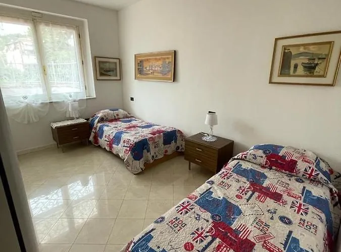 Lägenhet Casa Nora Giardino E Box Auto