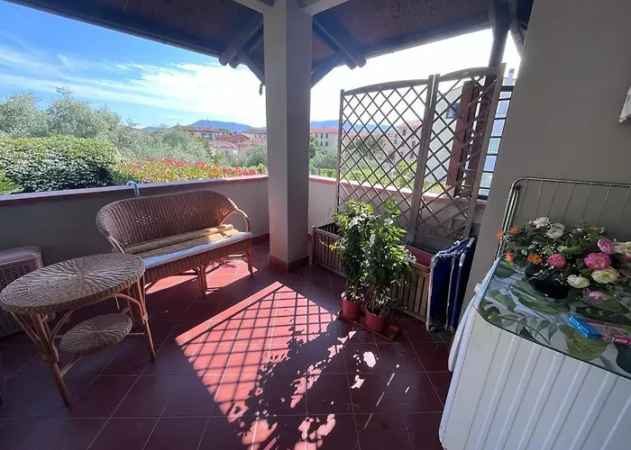 Casa Nora Giardino E Box Auto * La Spezia