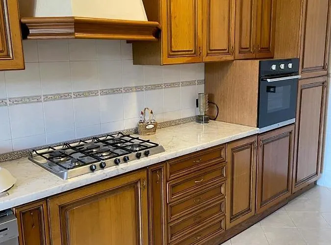 Casa Nora Giardino E Box Auto Lägenhet *