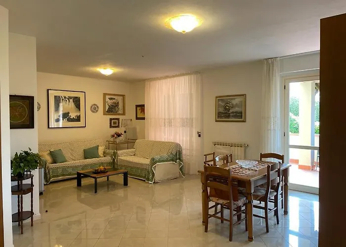 Casa Nora Giardino E Box Auto